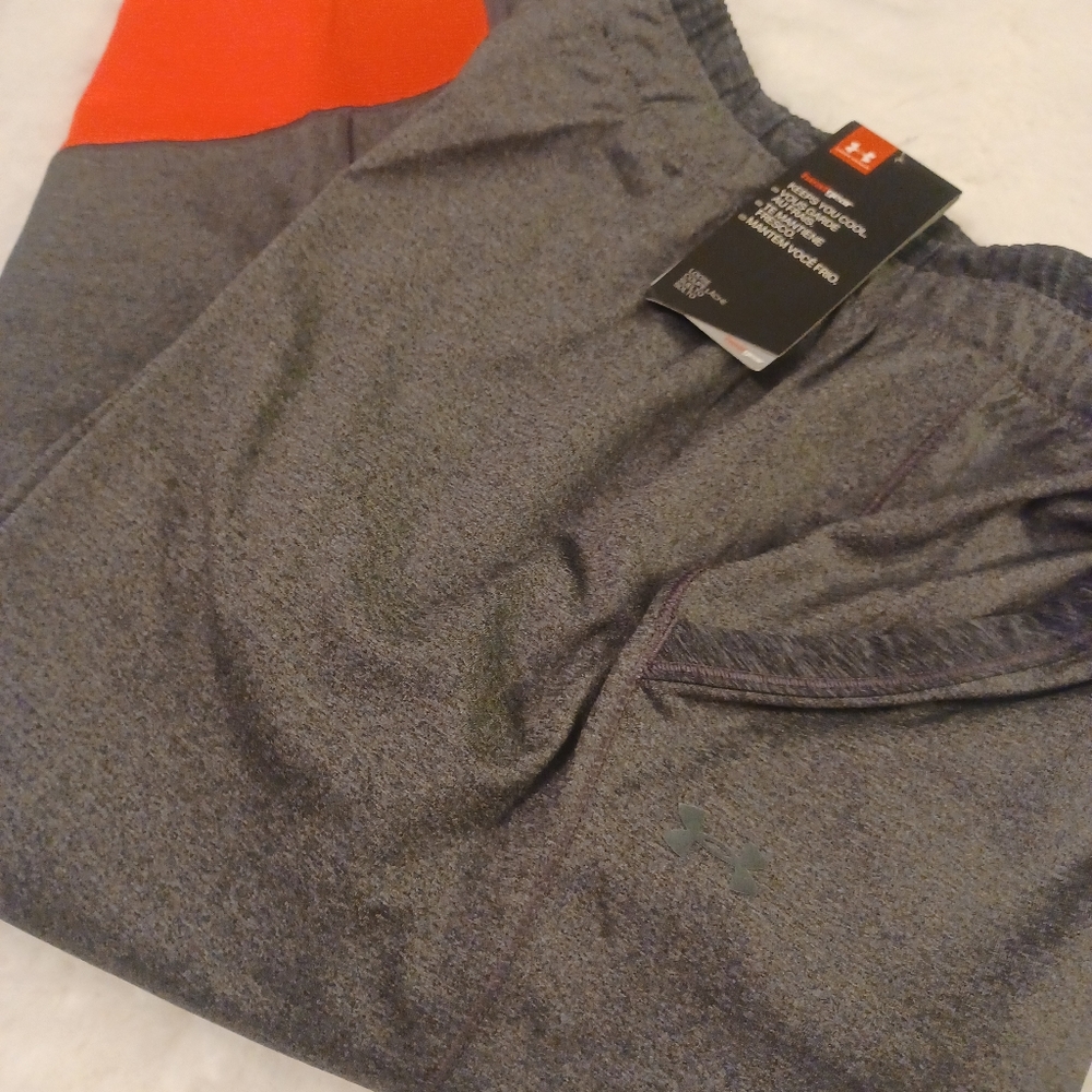 Under Armour cropped pants NWT